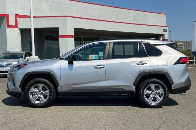 Certified 2022 Toyota RAV4 LE AWD/4WD image 9