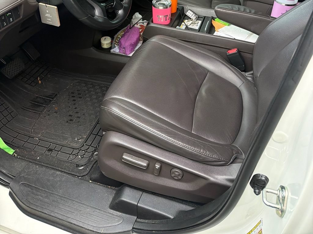 Used 2019 Honda Odyssey Elite image 2