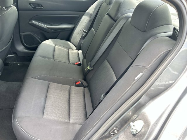 Used 2025 Nissan Altima 2.5 SV FWD image 19