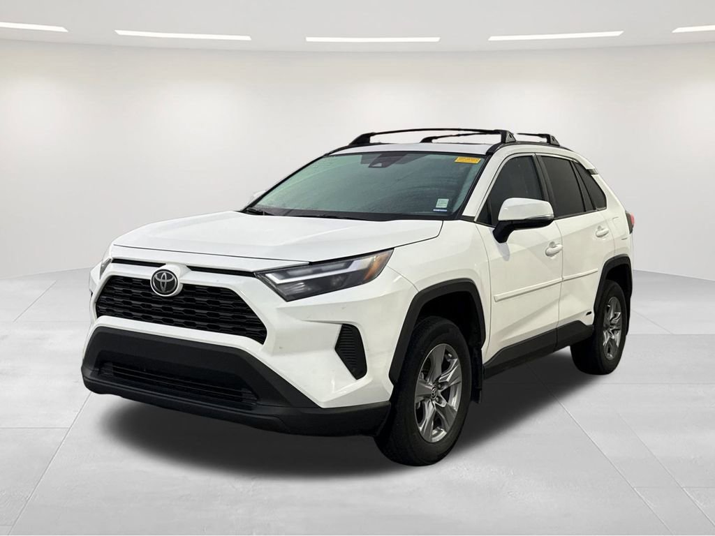Used 2025 Toyota RAV4 XLE image 1