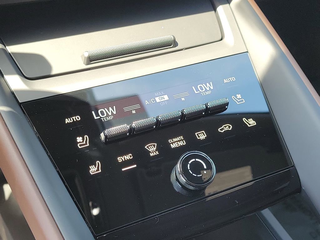 New 2026 Porsche Macan 4 Electric image 32