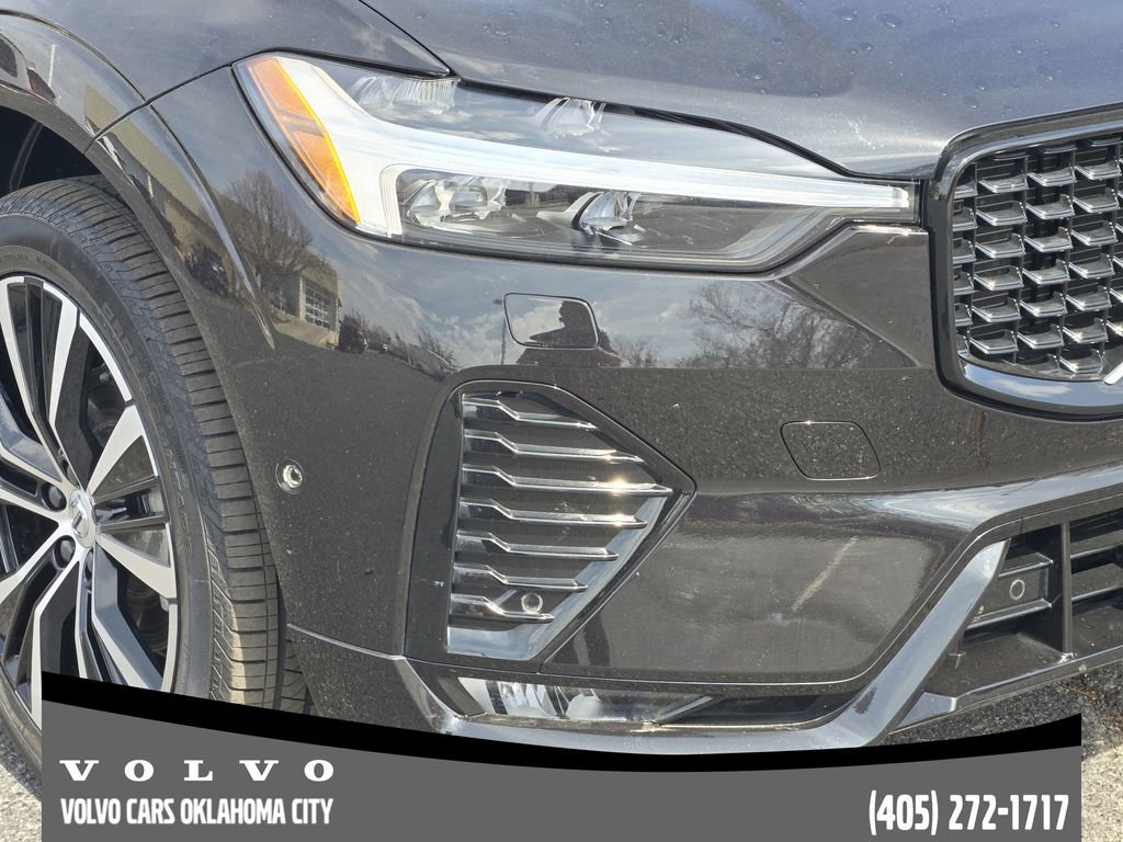Certified 2025 Volvo XC60 B5 Plus AWD/4WD image 7