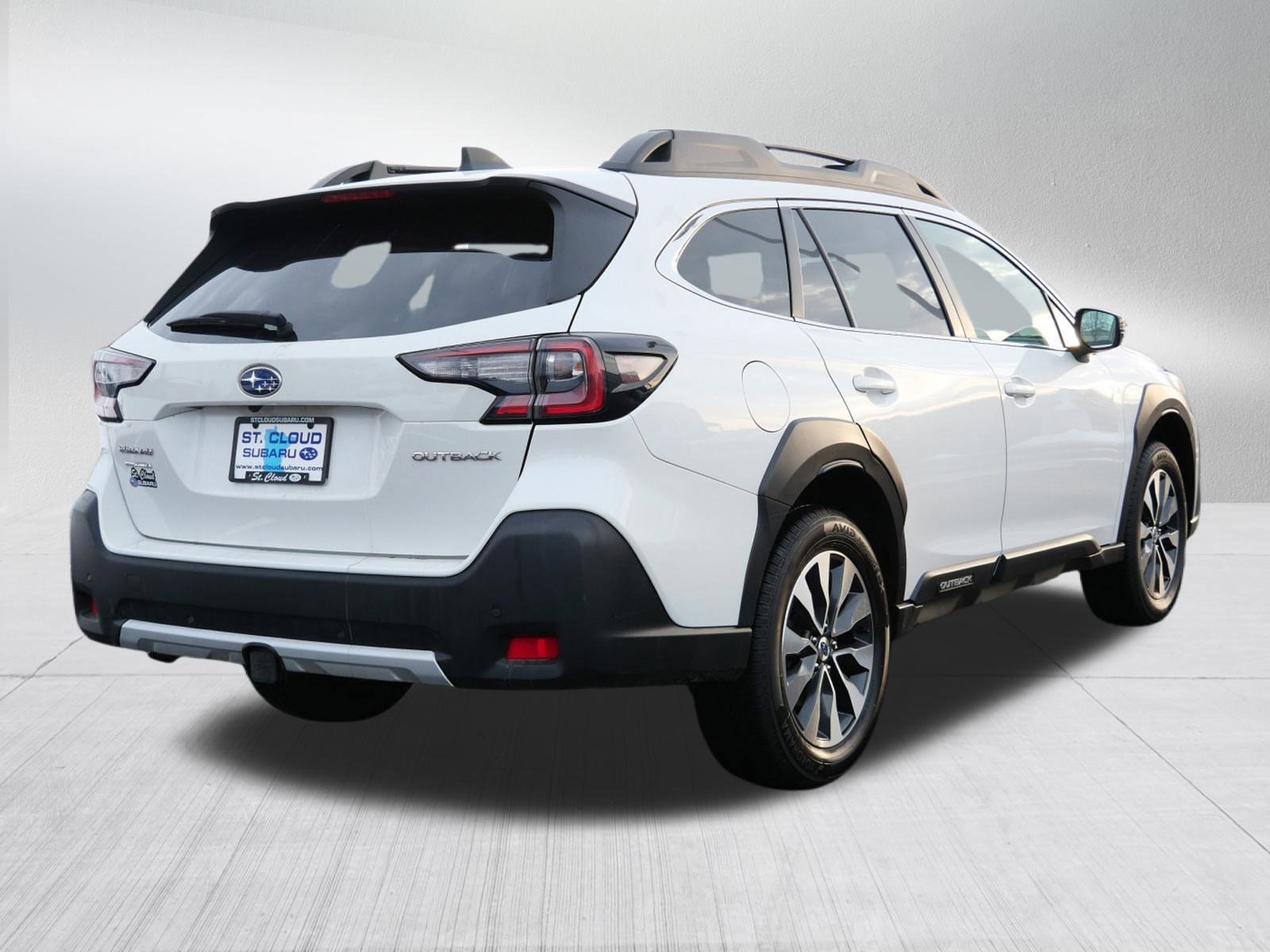 Used 2023 Subaru Outback Limited image 7