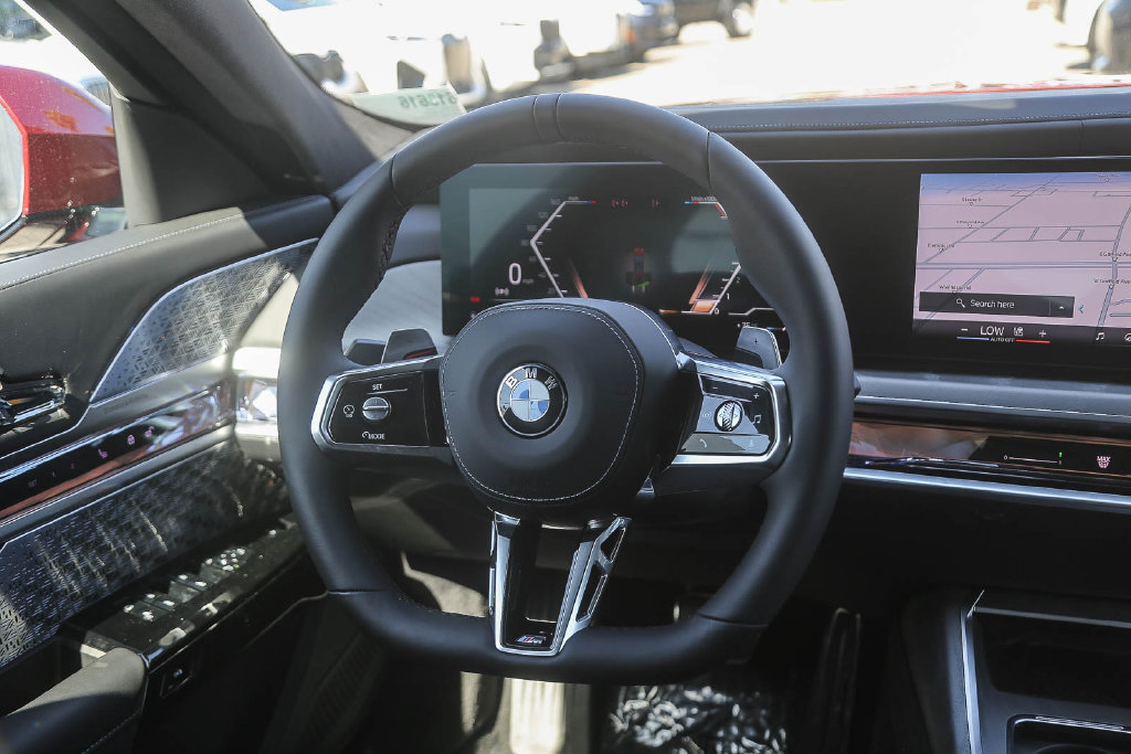 Used 2026 BMW 760i xDrive AWD/4WD image 11