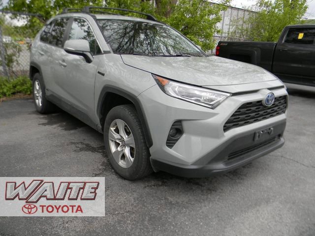 Used 2020 Toyota RAV4 XLE w/ Convenience Package AWD/4WD image 1