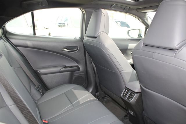 Certified 2023 Lexus UX 250h FWD image 7