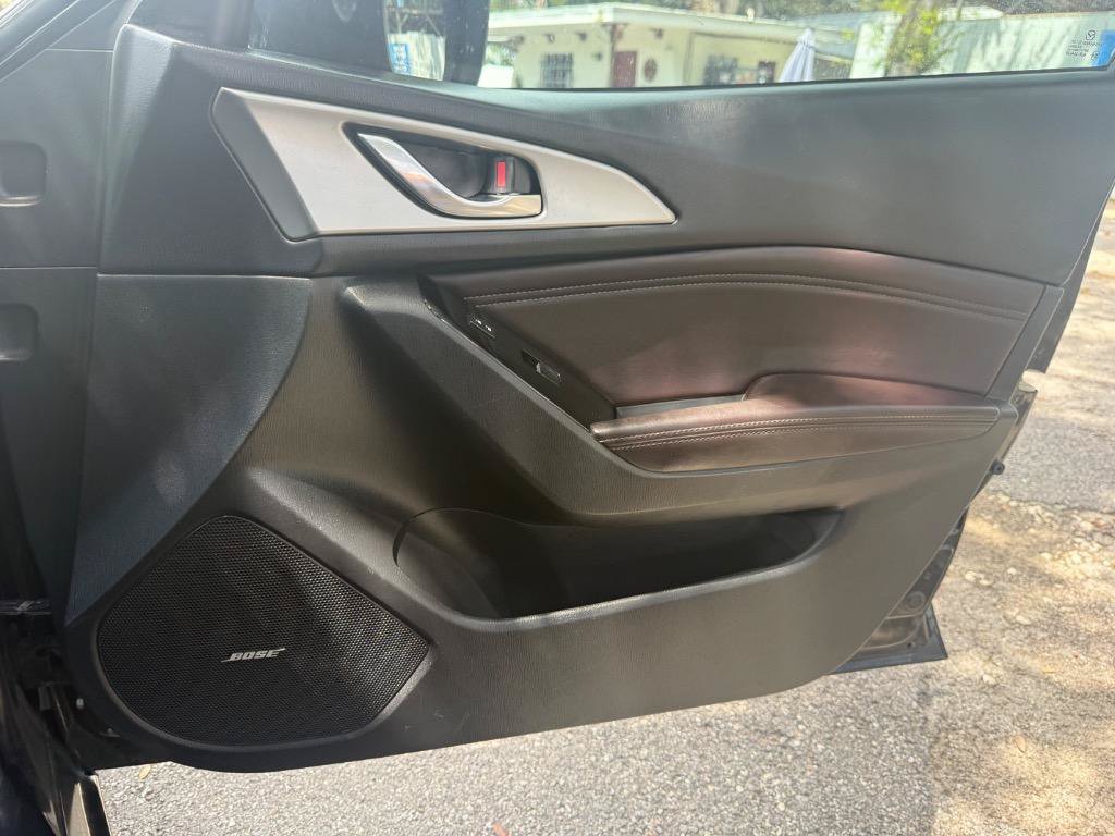 Used 2018 MAZDA MAZDA3 Touring FWD image 43