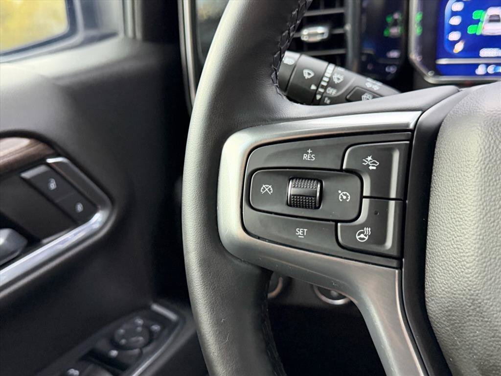 Used 2024 Chevrolet Silverado 1500 LT AWD/4WD image 19