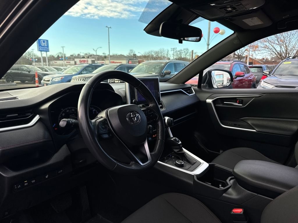 Used 2023 Toyota RAV4 SE image 15