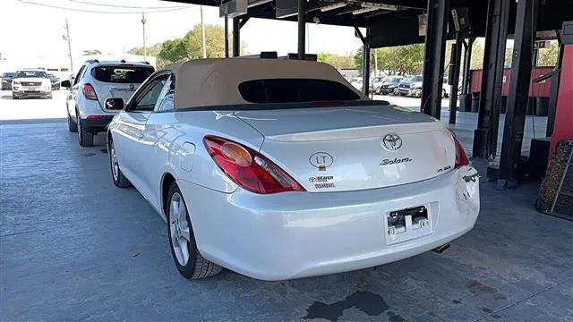 Used 2006 Toyota Solara SE image 2