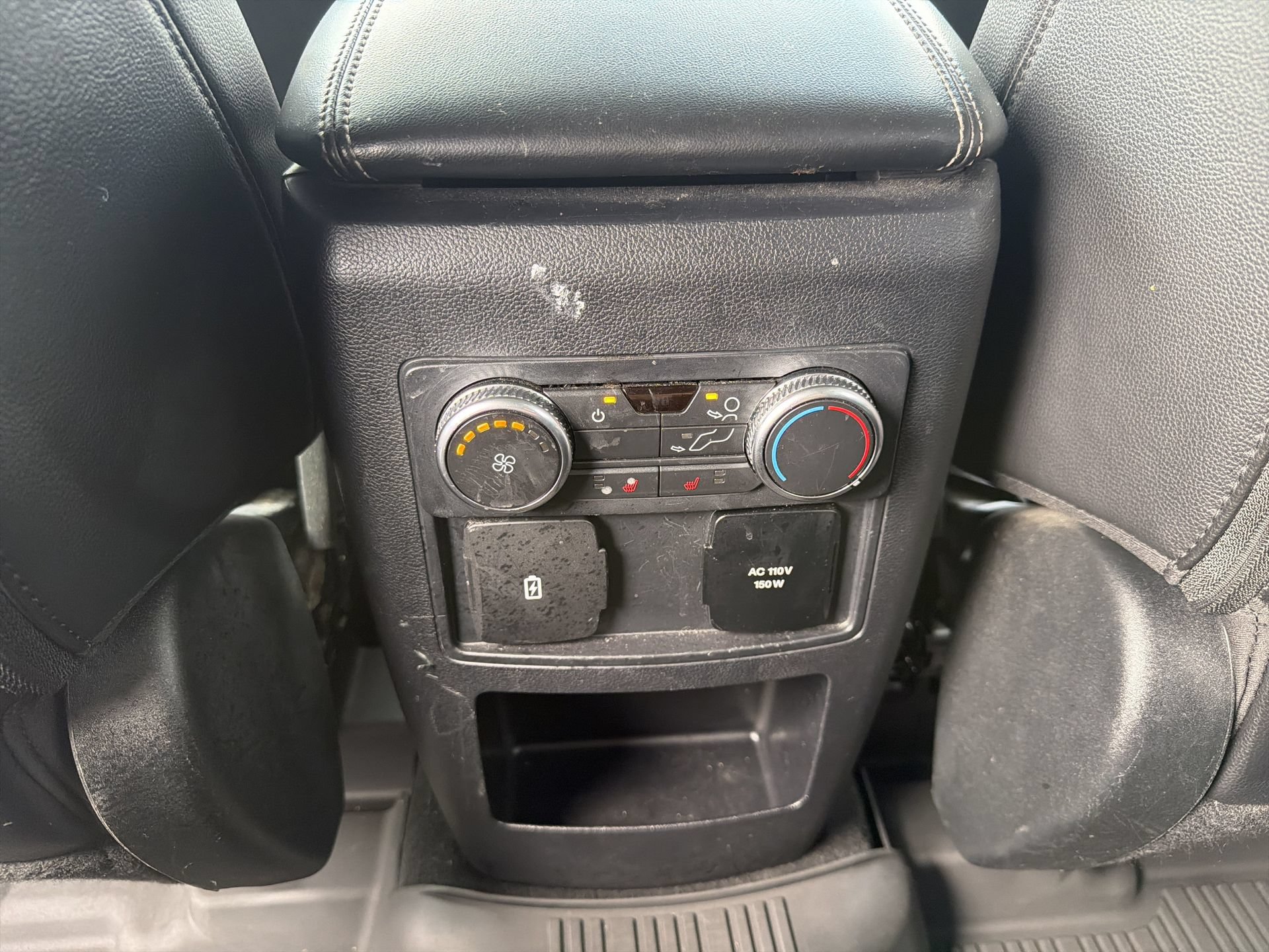 Used 2021 Ford Explorer Limited w/ Equipment Group 301A RWD image 4