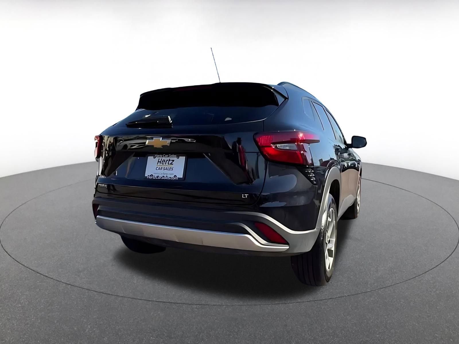 Used 2025 Chevrolet Trax LT w/ LT Convenience Package image 14