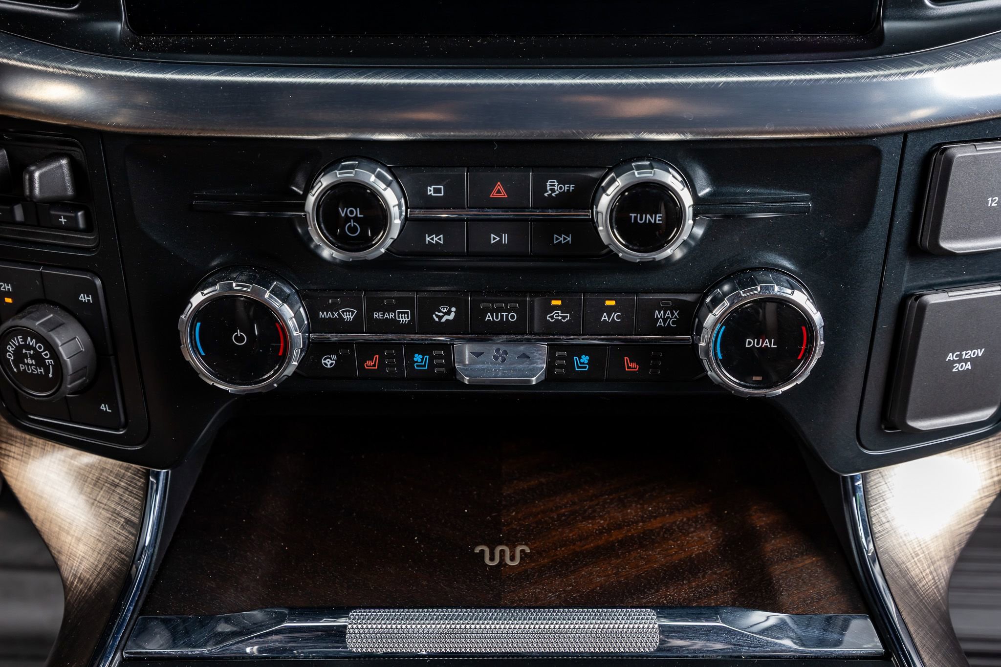 Used 2025 Ford F150 King Ranch w/ FX4 Off-Road Package image 27