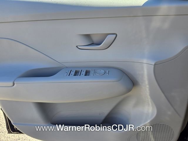 Used 2026 Hyundai Kona SE image 29