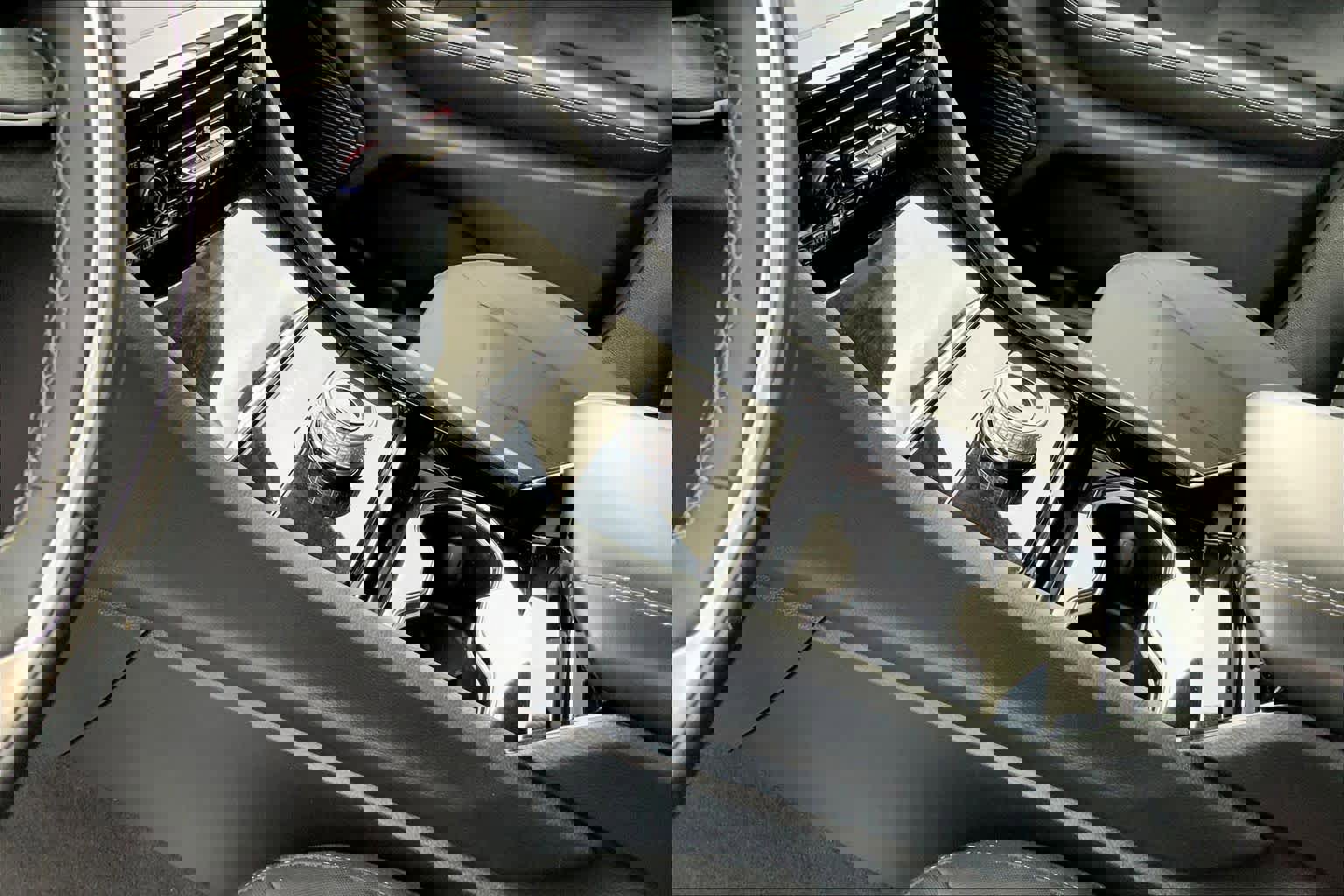 Used 2023 Jeep Grand Cherokee L Laredo image 14