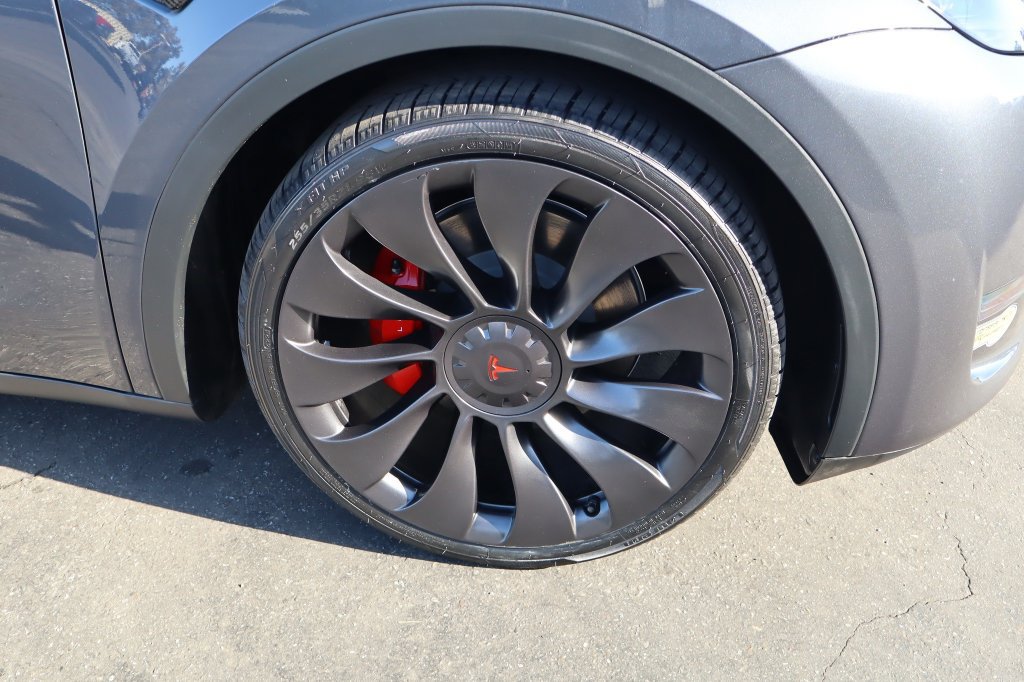 Used 2023 Tesla Model Y Performance AWD/4WD image 10
