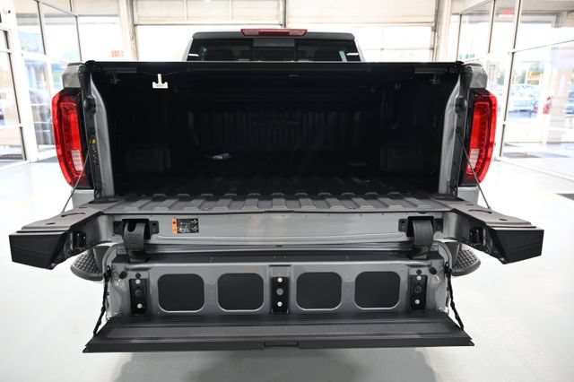 New 2026 GMC Sierra 1500 SLT w/ SLT Premium Plus Package AWD/4WD image 9