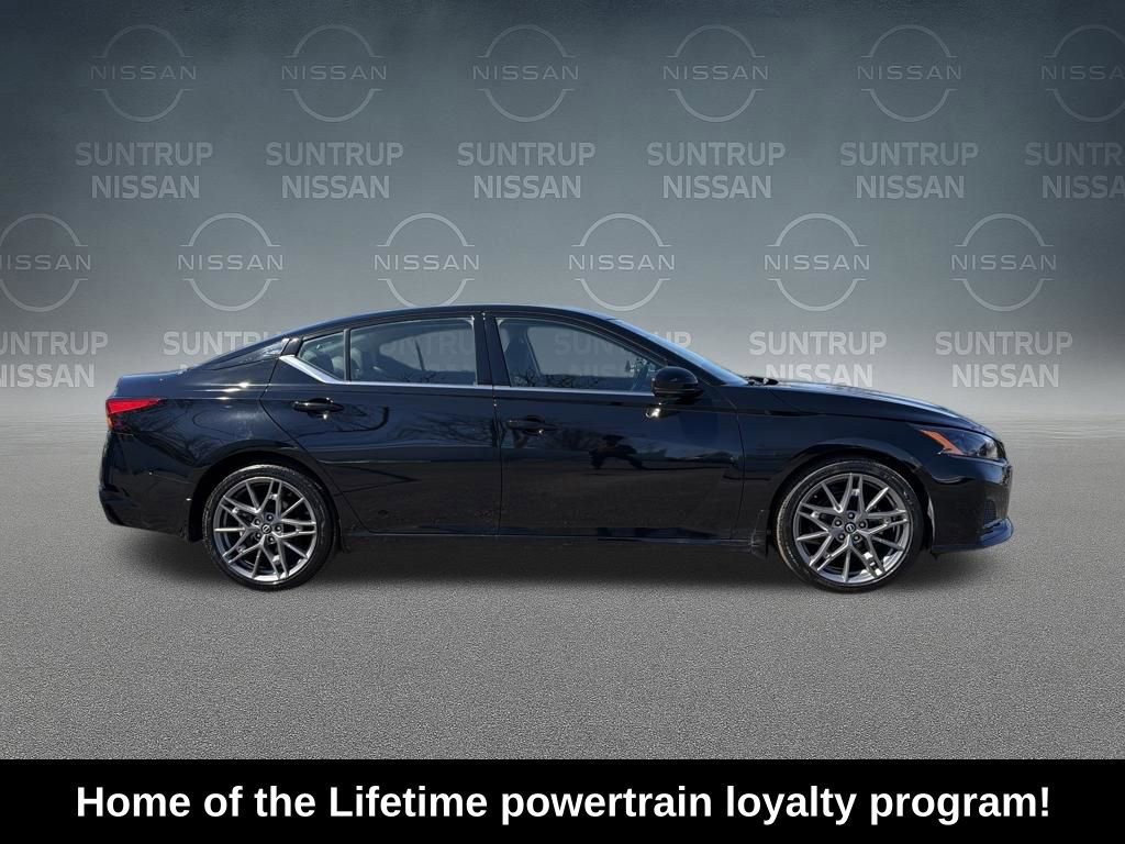Used 2024 Nissan Altima 2.0 SR image 7