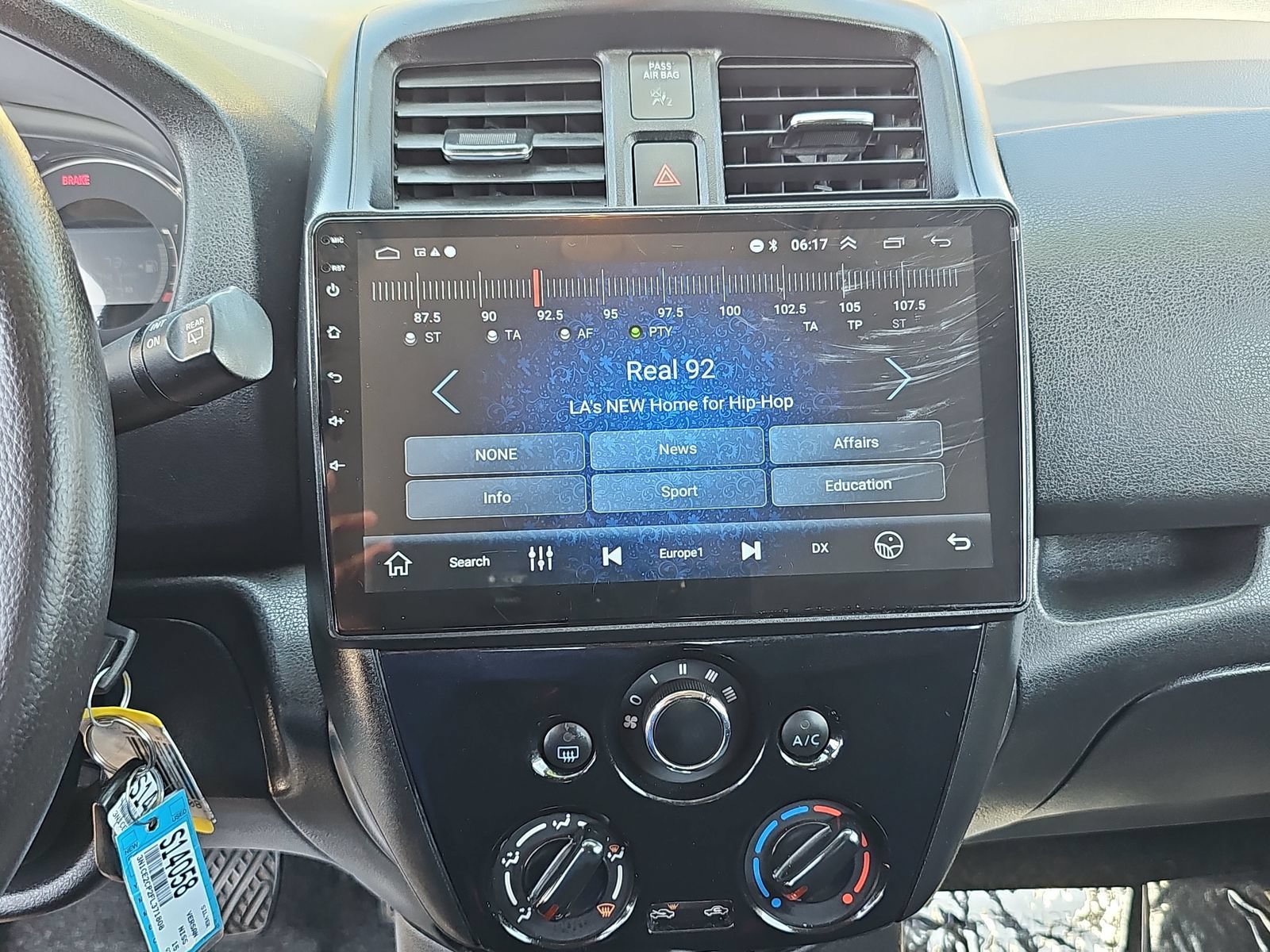 Used 2015 Nissan Versa Note SV w/ Sport Value Package FWD image 18