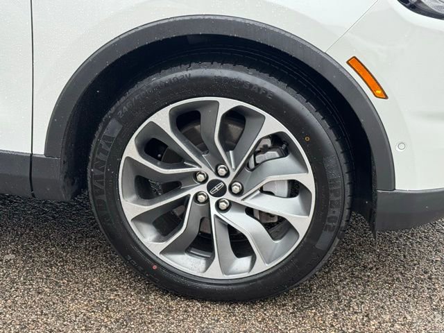 Used 2023 Lincoln Nautilus Reserve image 16