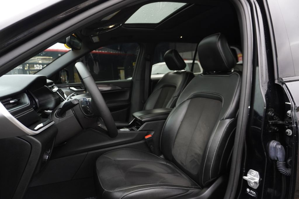 Used 2023 Jeep Grand Cherokee Altitude image 22