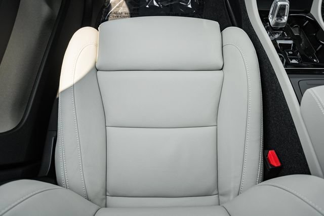 New 2026 Volvo XC40 B5 Ultra w/ Protection Package Premier AWD/4WD image 33
