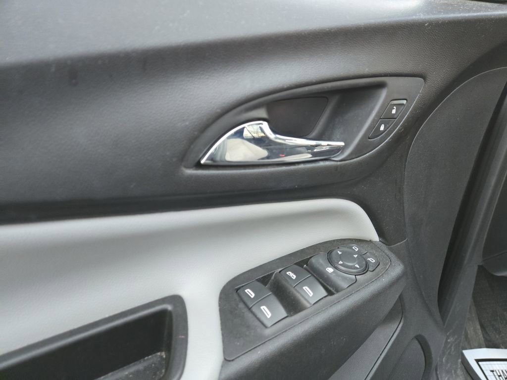 Used 2020 Chevrolet Equinox LS w/ LS Convenience Package image 10