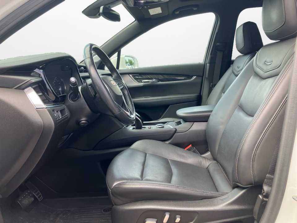 Used 2020 Cadillac XT6 Premium Luxury FWD image 11