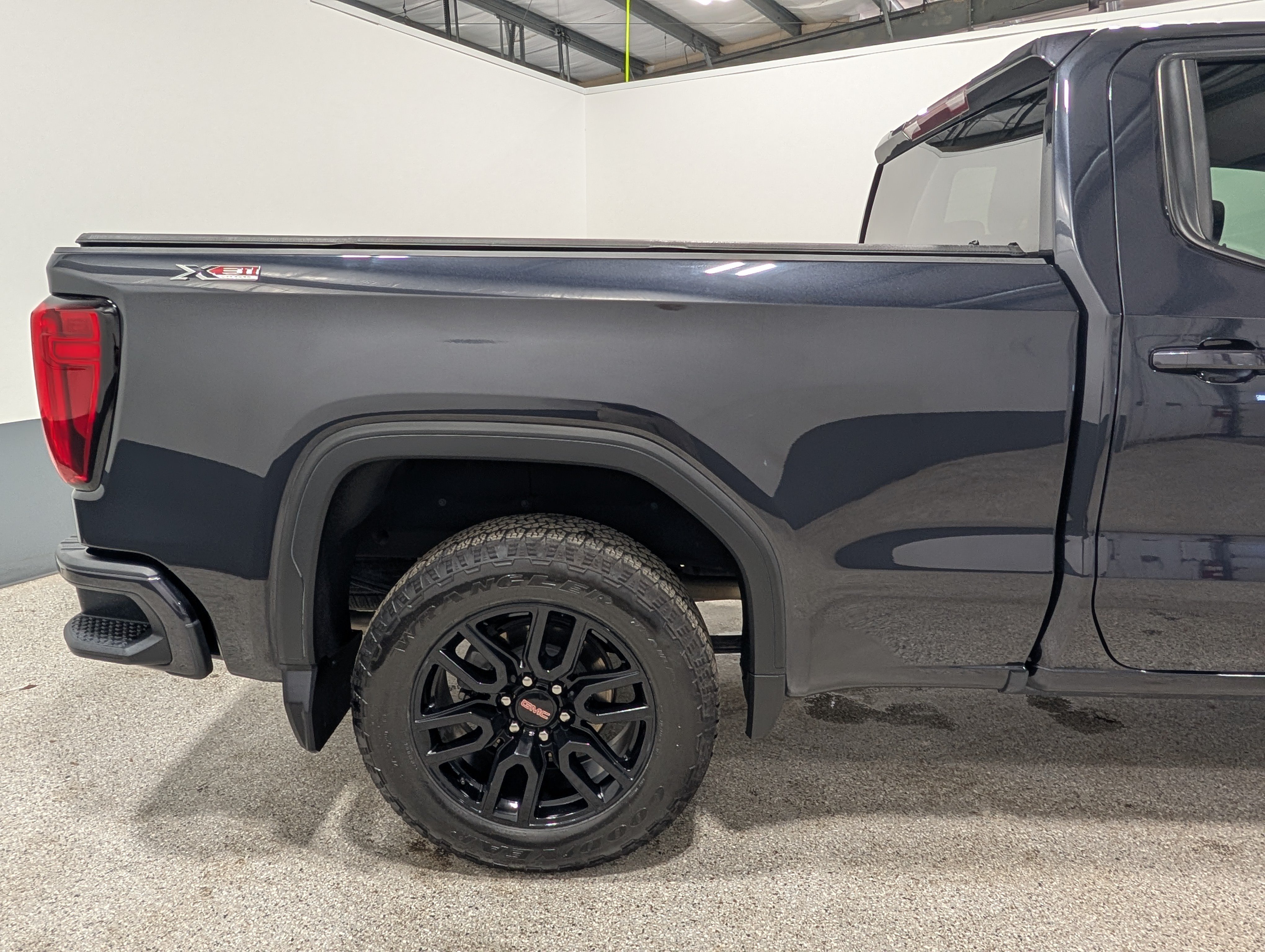 Used 2024 GMC Sierra 1500 Elevation w/ X31 Off-Road Package AWD/4WD image 10