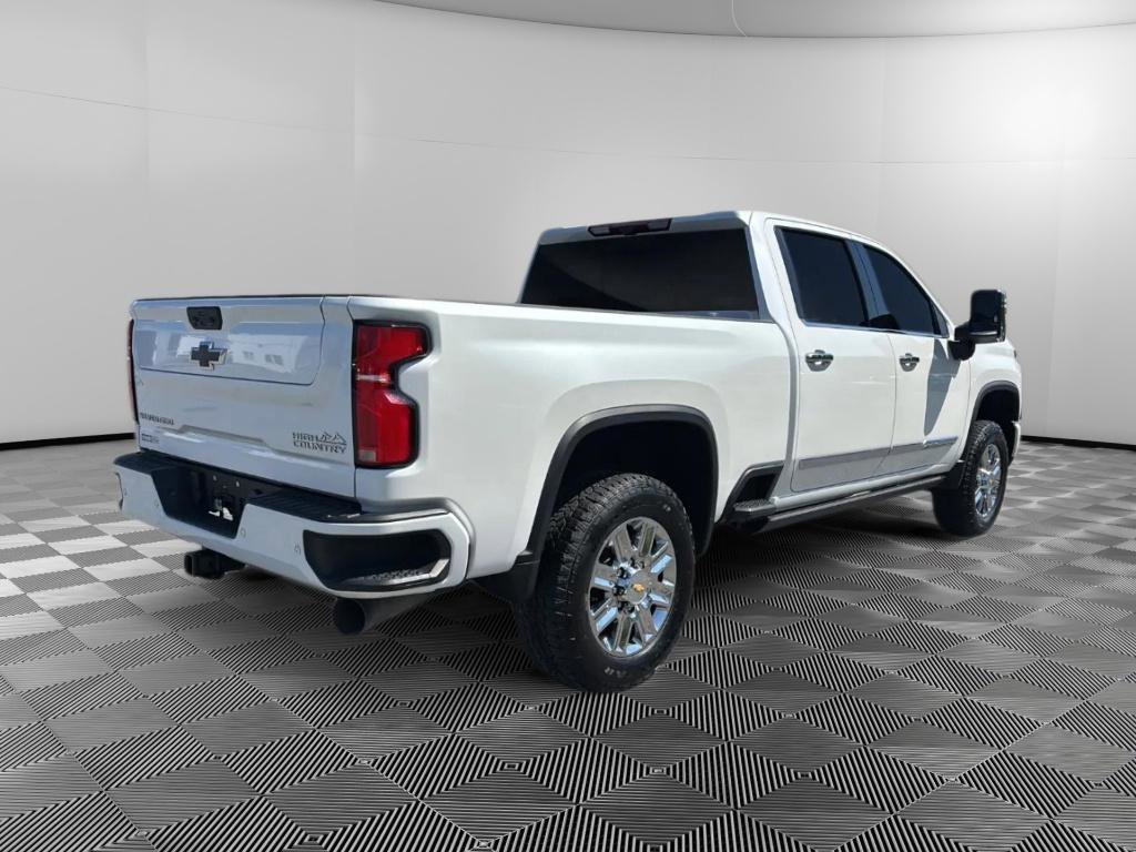 Used 2024 Chevrolet Silverado 2500 High Country w/ High Country Premium Package AWD/4WD image 4