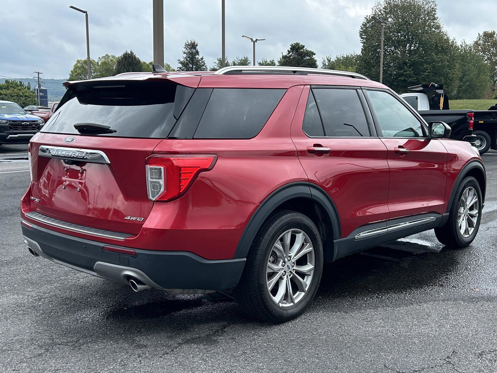 Used 2023 Ford Explorer Limited image 7