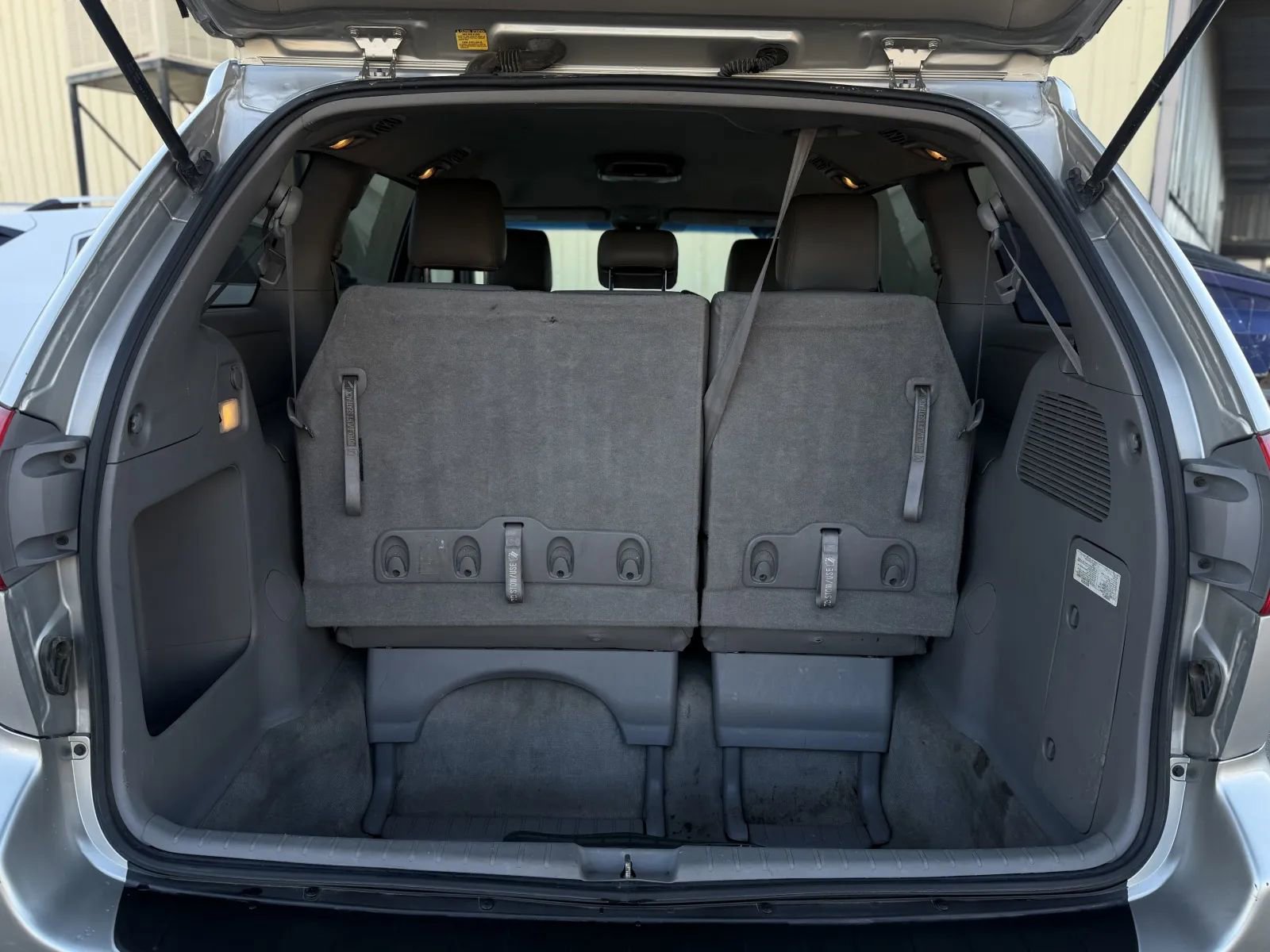 Used 2009 Toyota Sienna CE FWD image 17