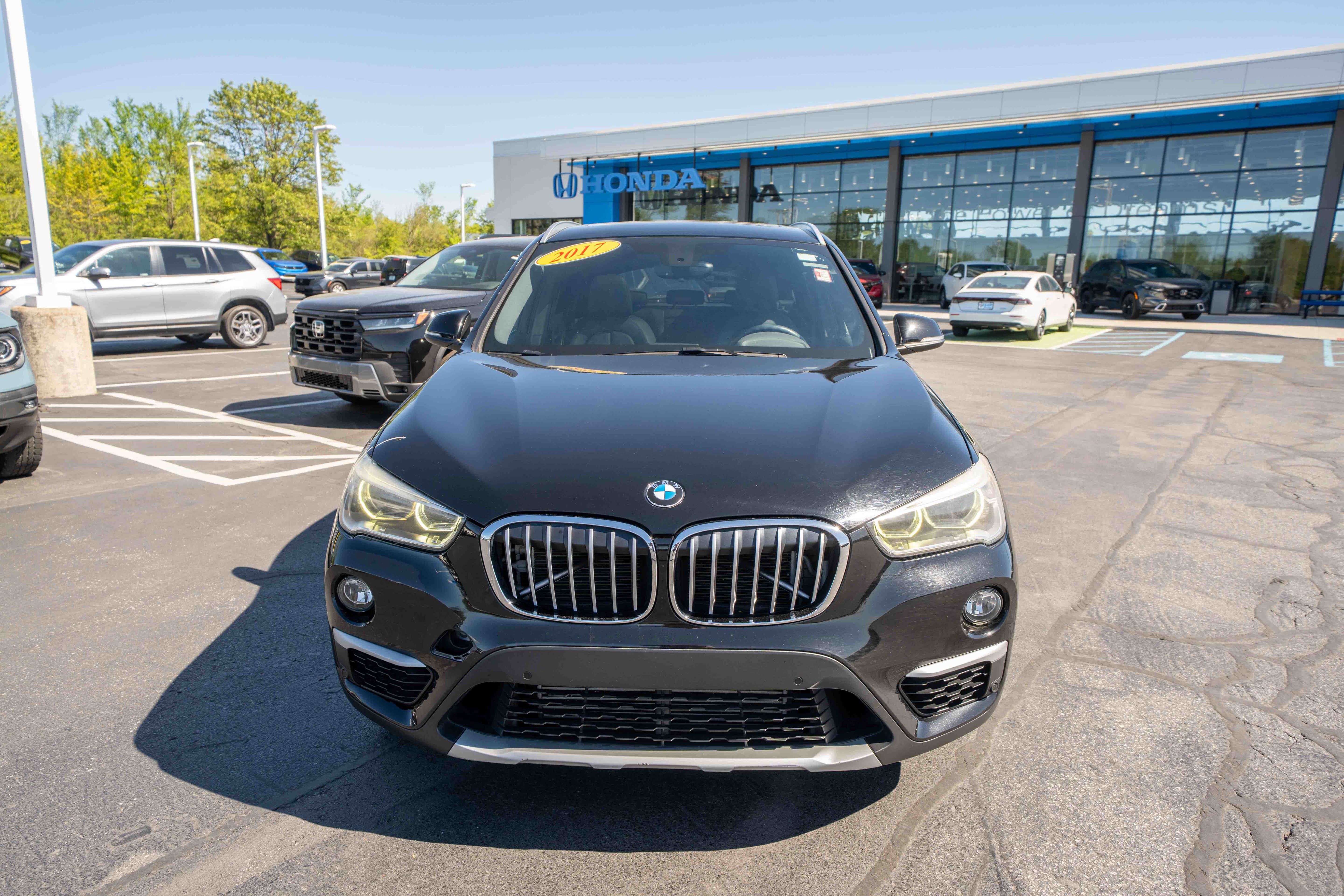 Used 2017 BMW X1 xDrive28i AWD/4WD image 2