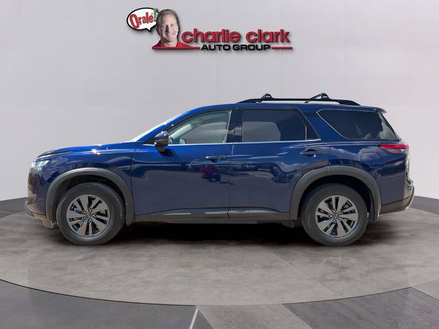 Certified 2023 Nissan Pathfinder SV FWD image 2