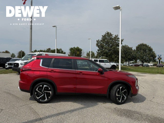 Used 2023 Mitsubishi Outlander SE Black Edition AWD/4WD image 9