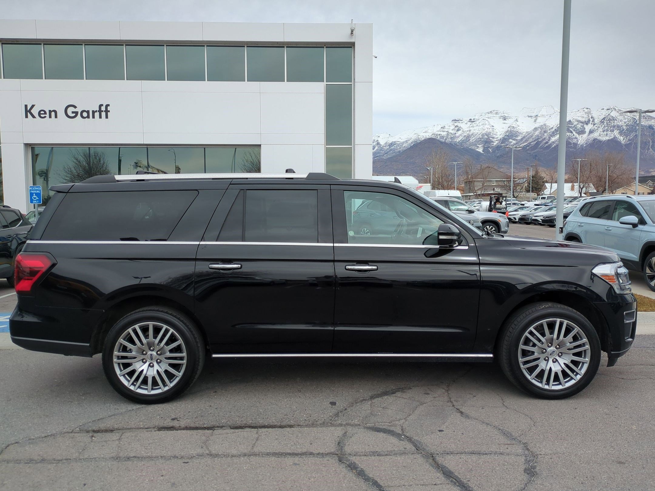 Used 2024 Ford Expedition Max Limited image 2