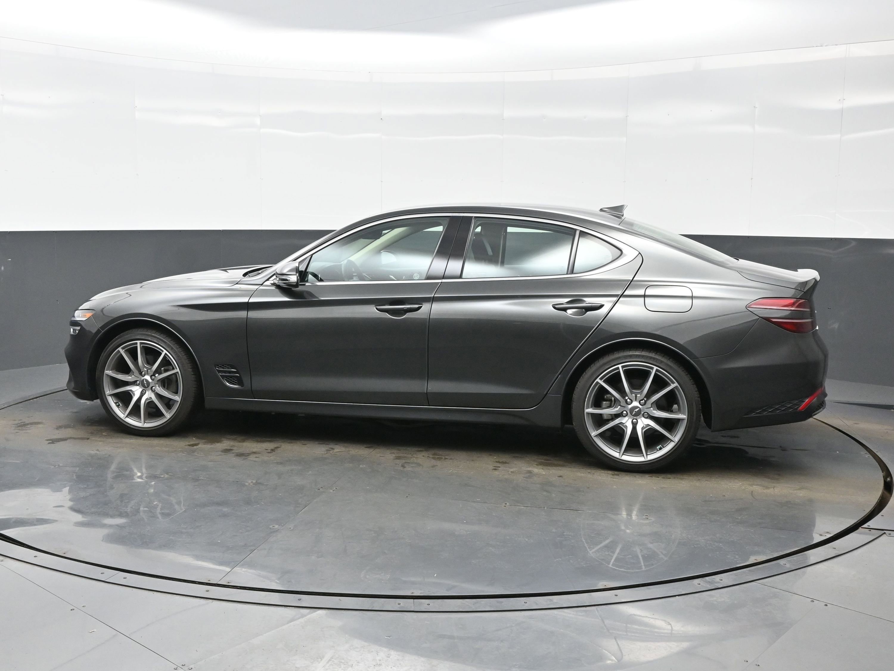 Certified 2023 Genesis G70 2.0T image 3