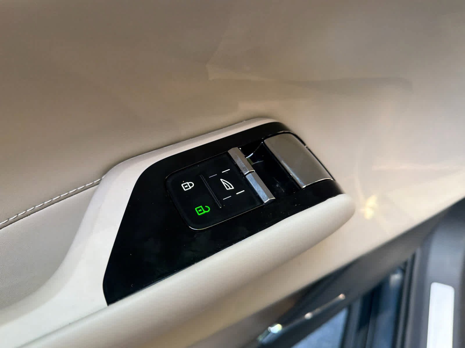 Used 2025 Volvo EX90 Ultra image 29