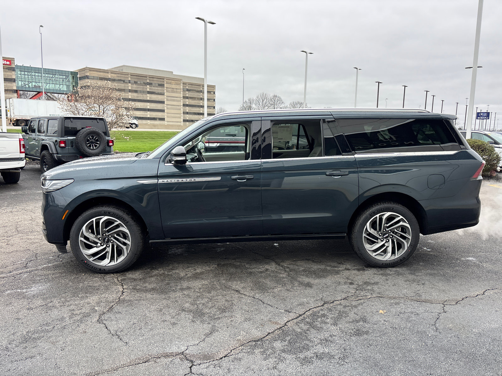 New 2026 Lincoln Navigator L Reserve image 4