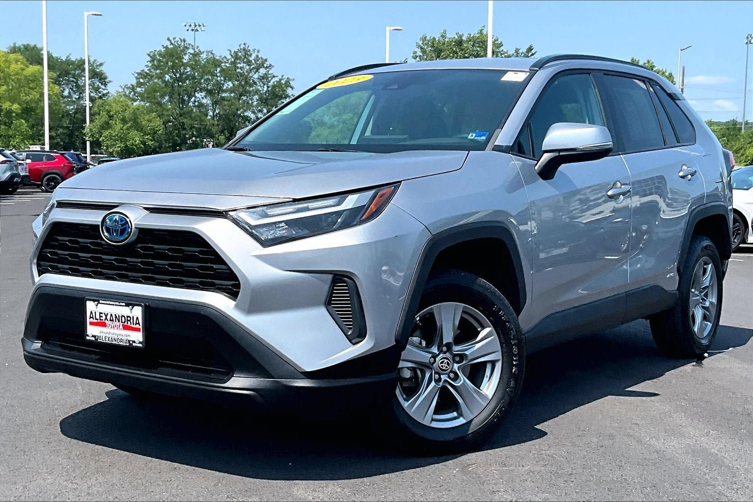 Used 2023 Toyota RAV4 LE AWD/4WD video 1