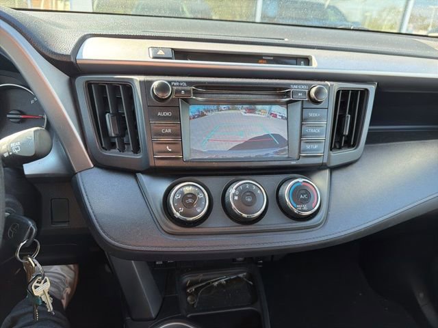 Used 2016 Toyota RAV4 LE image 4