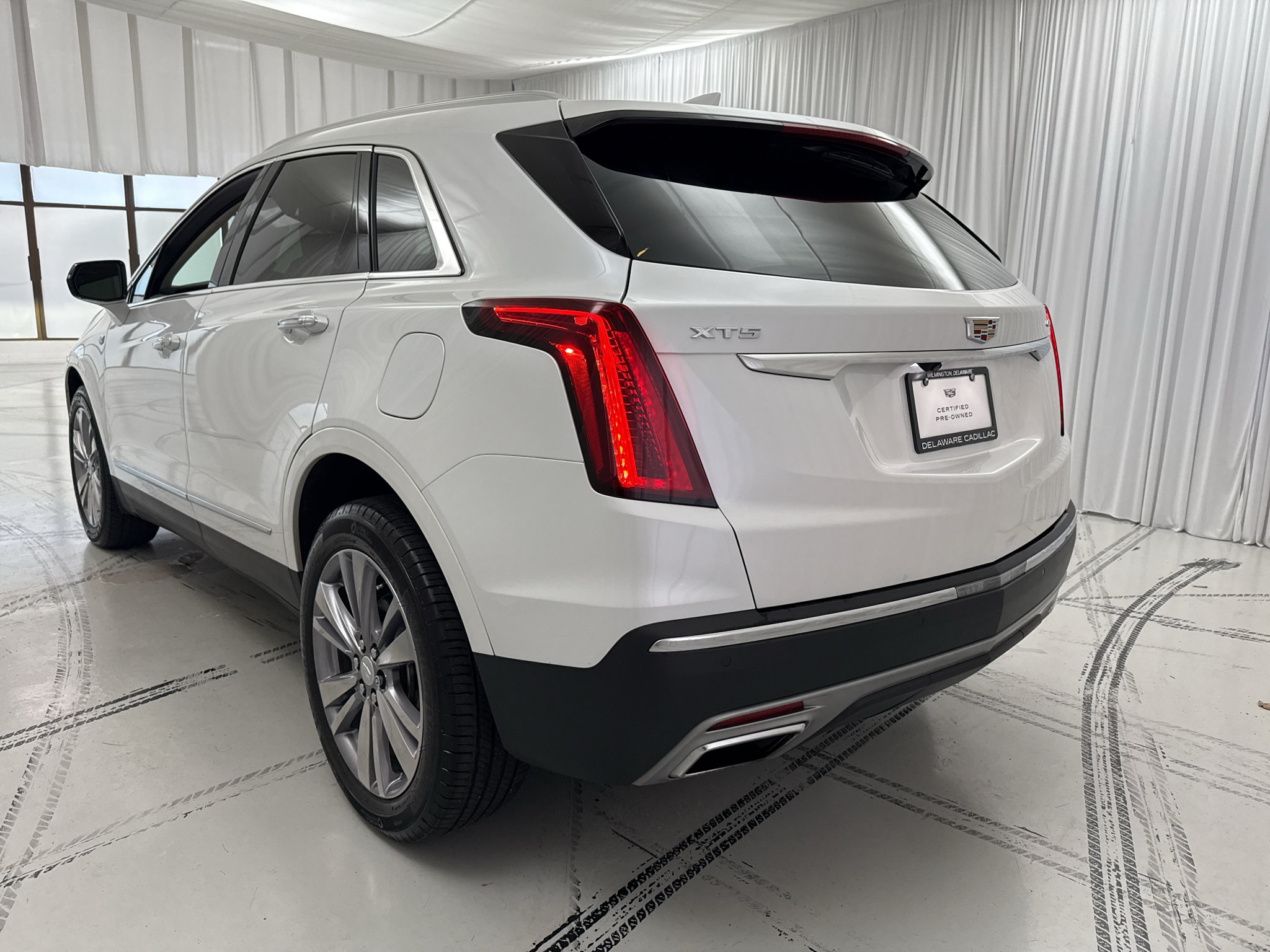 Used 2024 Cadillac XT5 Premium Luxury FWD image 5
