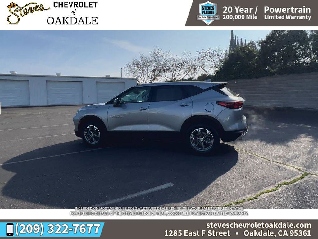 Used 2025 Chevrolet Blazer LT w/ Driver Confidence Package image 8