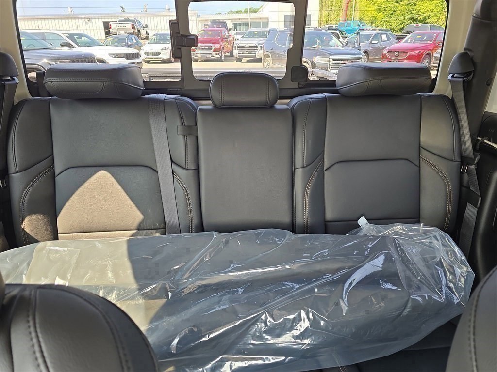 New 2025 Jeep Gladiator Sport image 23