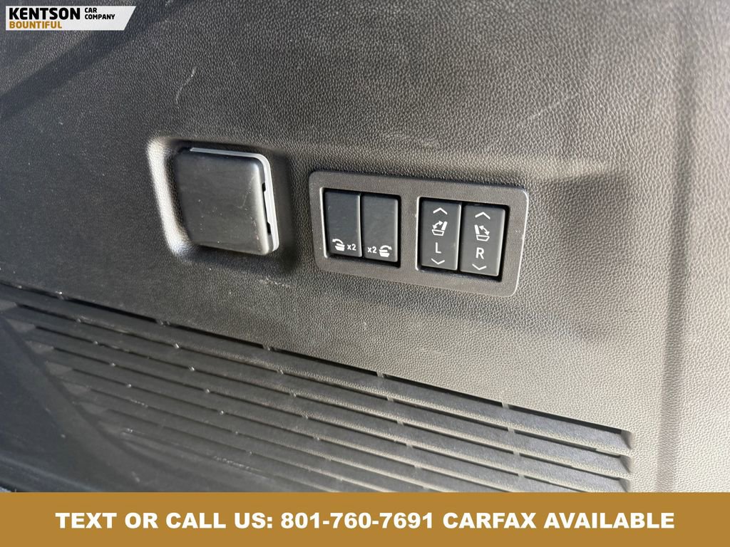 Used 2025 GMC Yukon XL Denali image 40