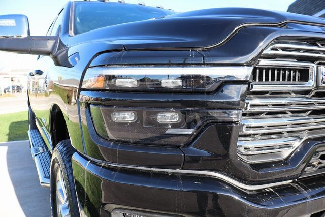 Used 2025 RAM 2500 Laramie w/ Sport Appearance Package image 5