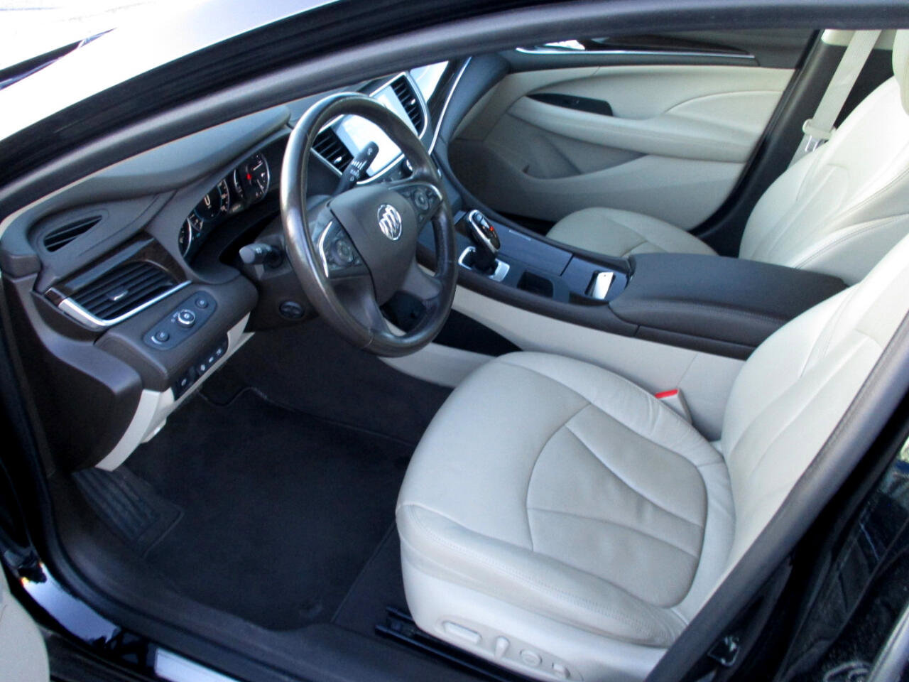 Used 2017 Buick LaCrosse Premium image 13