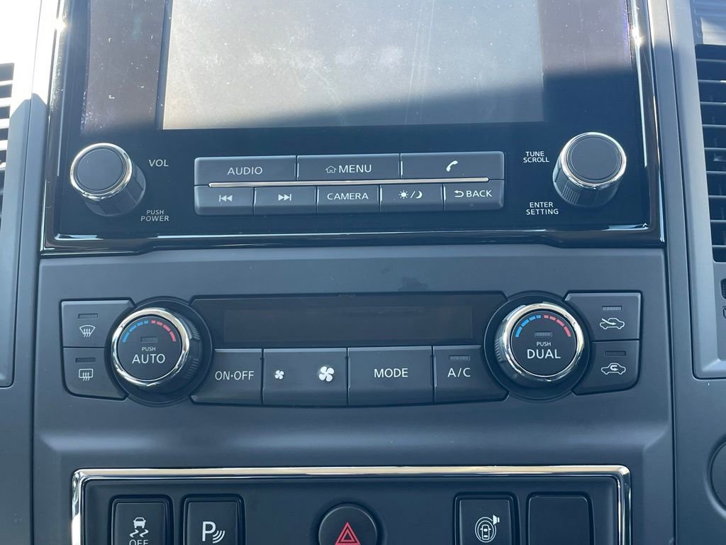 Used 2024 Nissan Titan SV w/ SV Convenience Package image 41