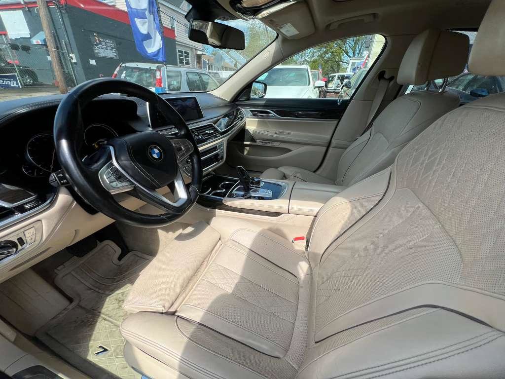 Used 2016 BMW 750i xDrive image 16