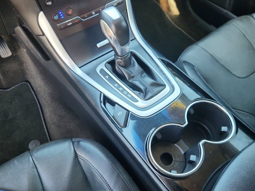 Used 2018 Ford Edge Titanium w/ Equipment Group 301A AWD/4WD image 24